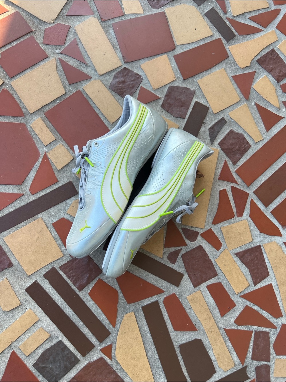 Y2K Puma Silver Athletic Sneakers with Neon Lime Stripes